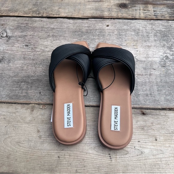 ***NWT***Steve Madden Black Women's Slide Sandals - Picture 4 of 4